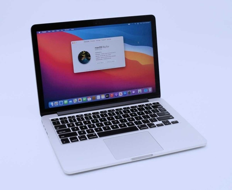 Apple MacBook Pro Retina A1502 13.3" (Intel Core i5-5257U 2.70GHz / 8GB RAM / 250GB SSD / Webcam / macOS)